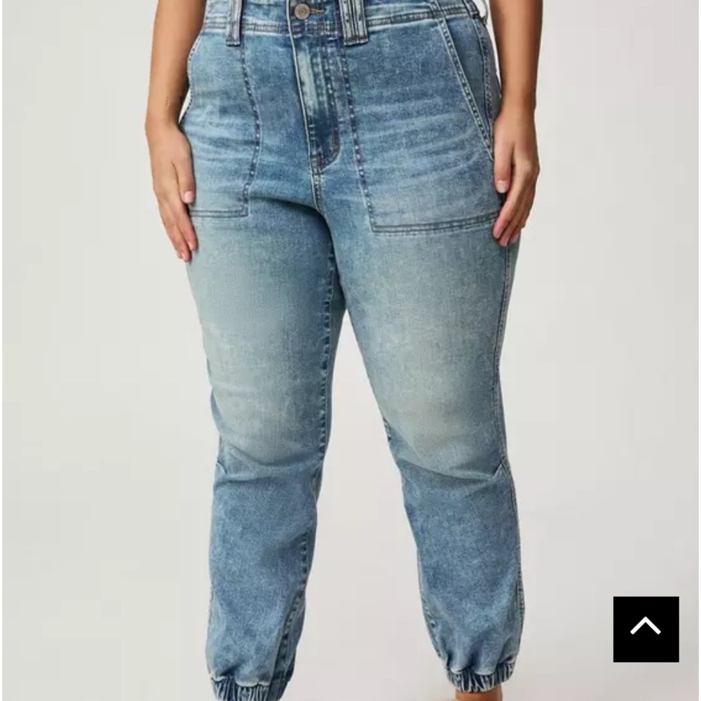 Torrid Soft Light Wash Denim Jogger Jeans - Women - Picture 6 of 11